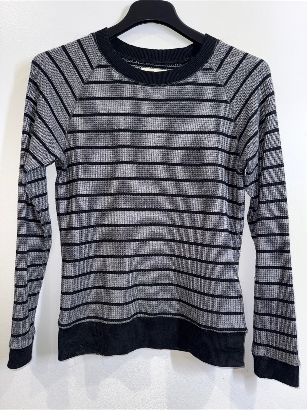 Aritzia Tna gray black striped raglan thermal long sleeve pullover sweater XS